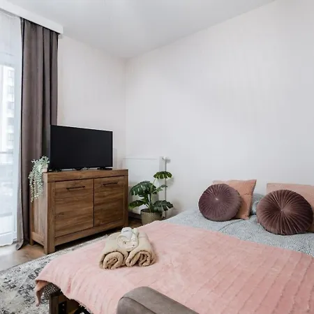 Cayenne Premium Airport ワルシャワ