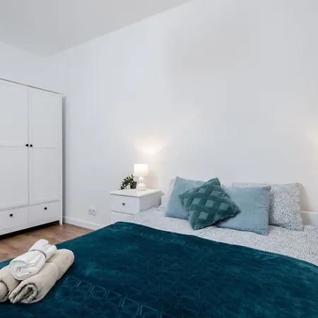 Cayenne Premium Airport Apartment Warschau