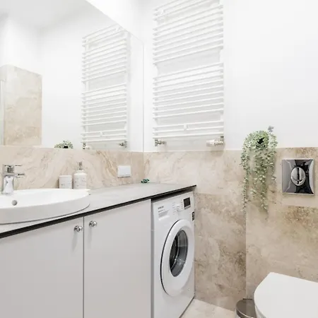 Cayenne Premium Airport Apartment *