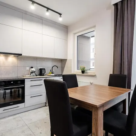 Cayenne Premium Airport Apartment Warschau